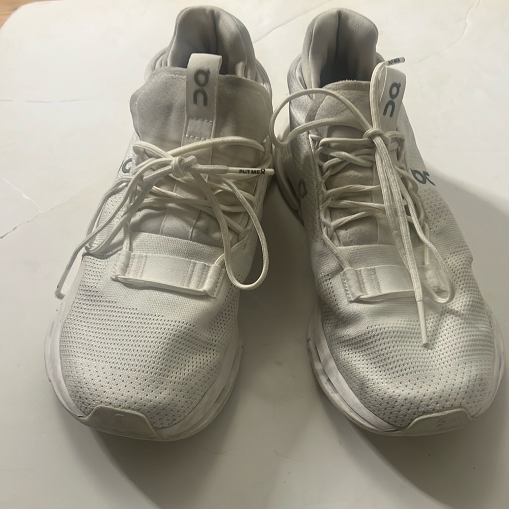 On Running women’s cloud nova White Running Lace up Shoes size 12